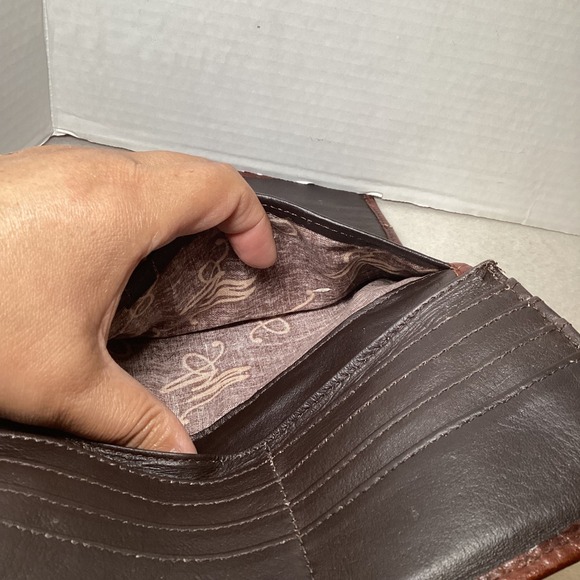 American West Genuine Leather Western Tooled Wallet Brown Snap Closure - Picture 8 of 16